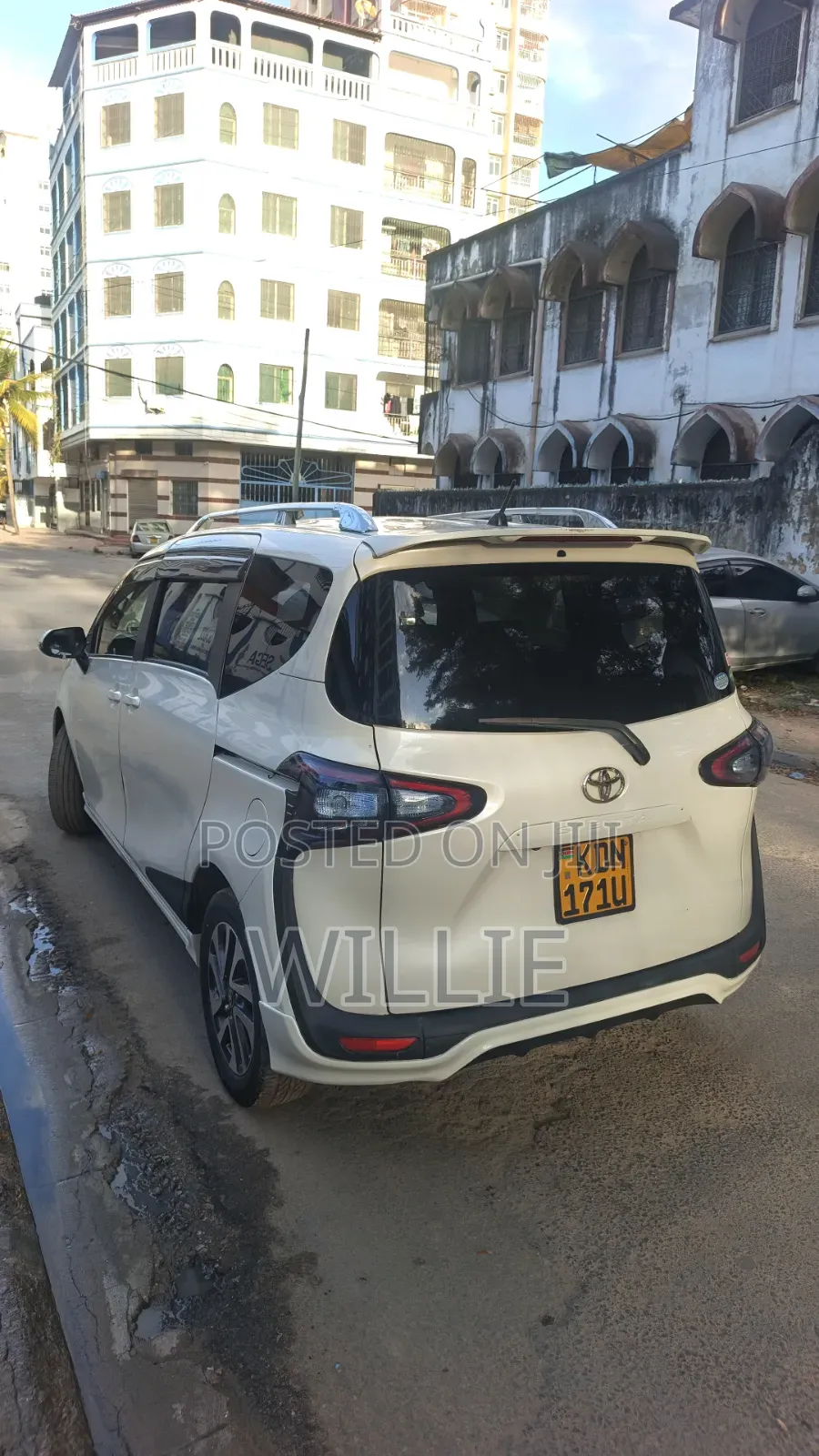 Toyota Sienta 2016 White