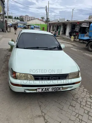 Toyota Corolla Sedan 1992 White
