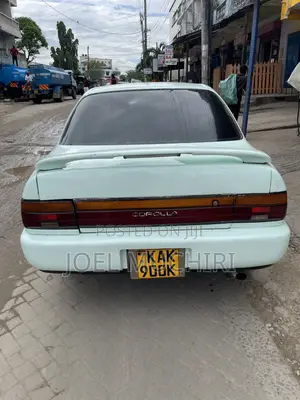Toyota Corolla Sedan 1992 White