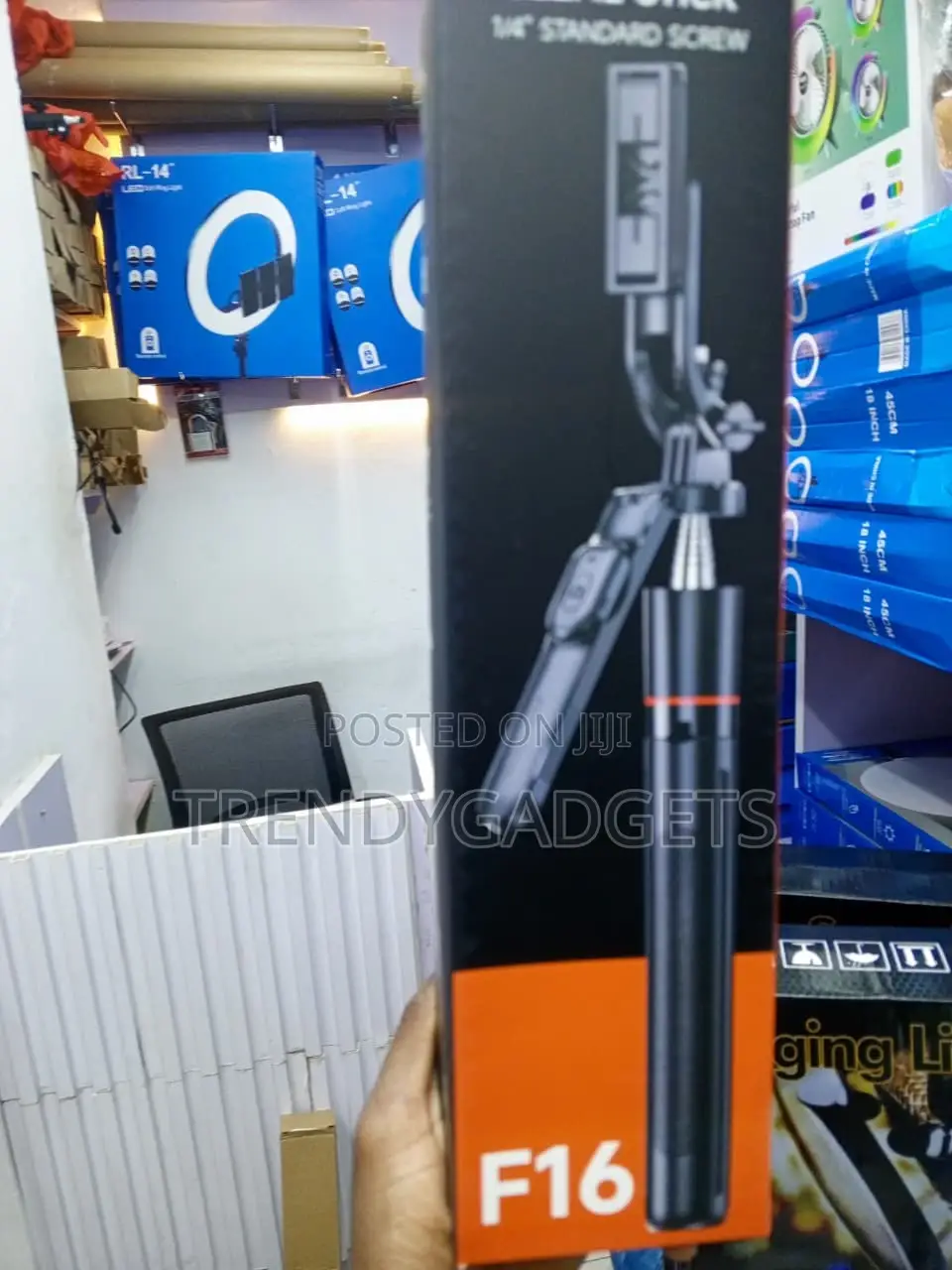 F16 Extendable Phone Tripod Selfie Stick With 1/4 Screw & 360 Rotation