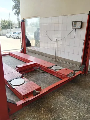 Efficient 4T Post Vehicle Lift