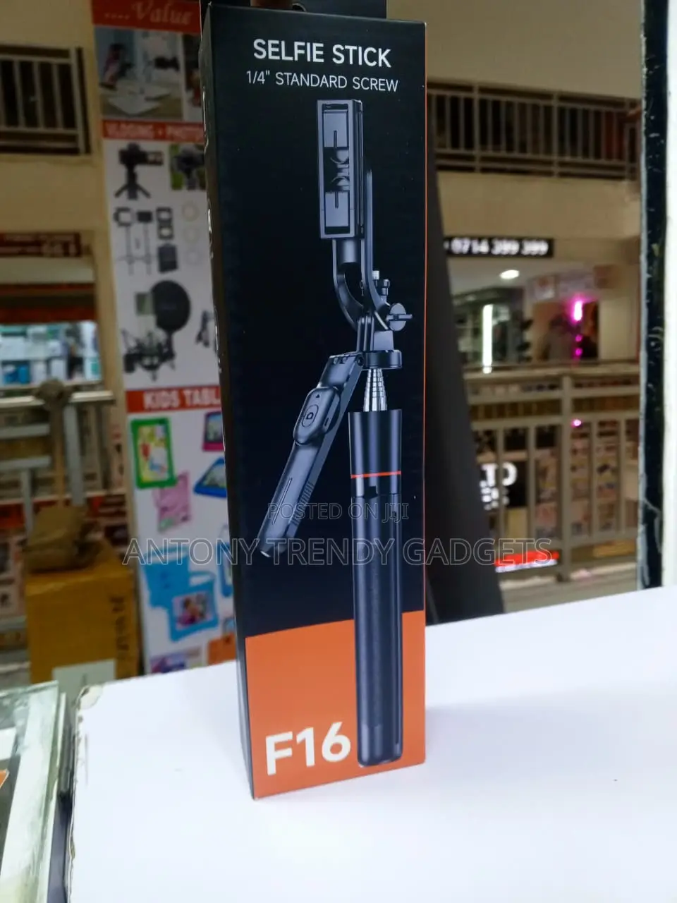 F16 360° Rotating Selfie Stick Tripod With 1/4" Screw Phone Holder