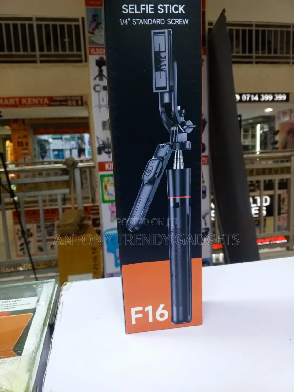 F16 360° Rotating Selfie Stick Tripod With 1/4" Screw Phone Holder