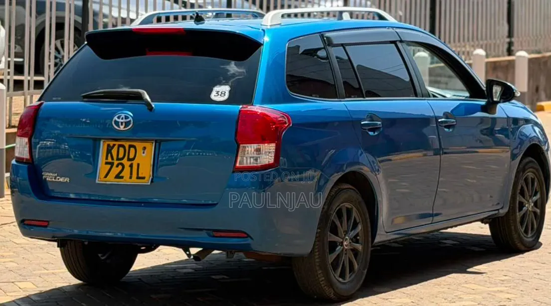 Toyota Corolla Fielder 2014