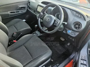 Toyota Vitz 2017 Orange