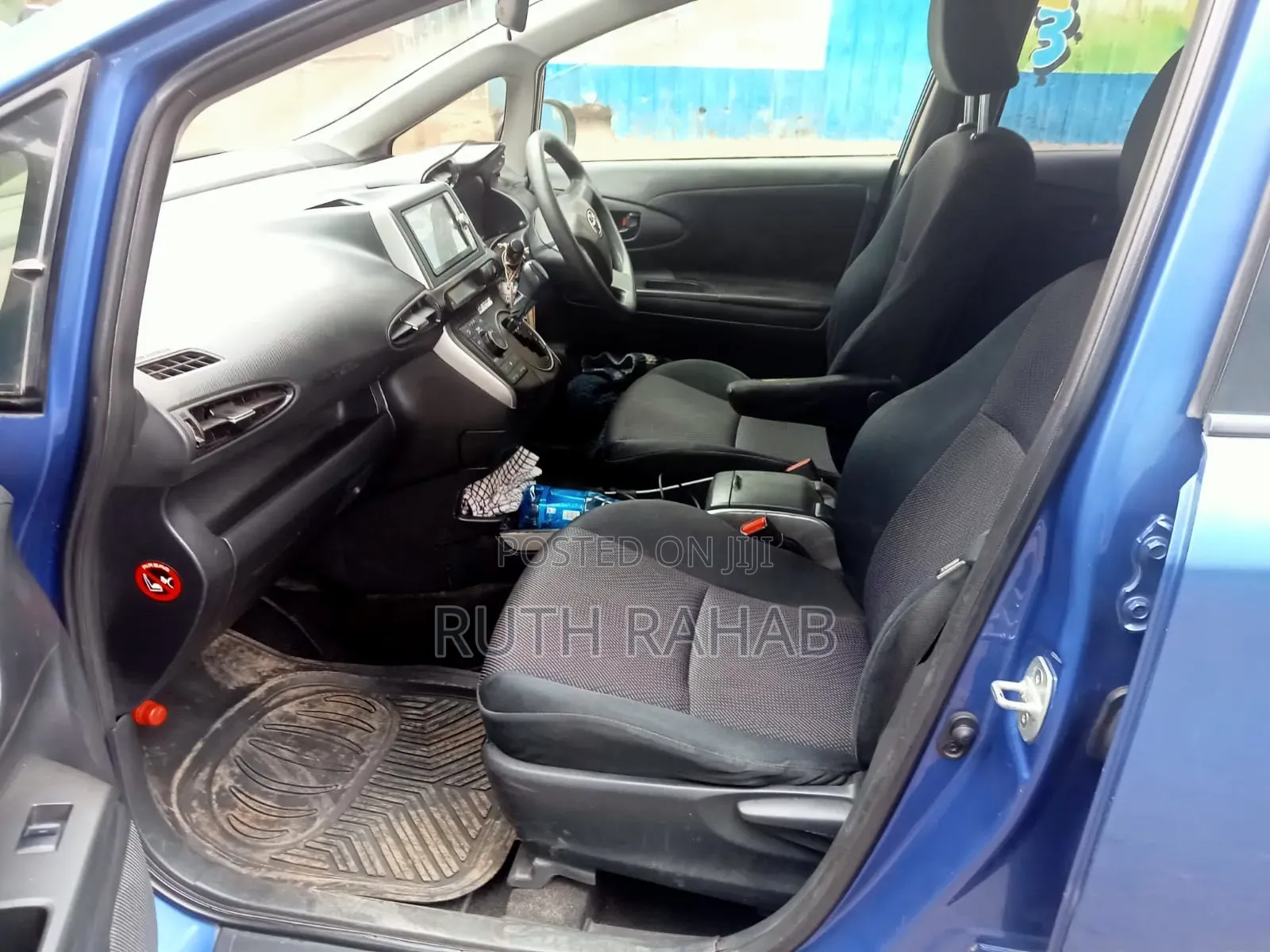 Toyota Wish 2012 Blue