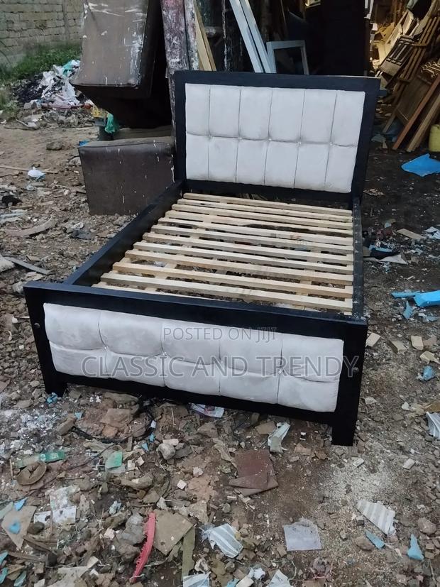 3.4x6 Black Framed/White Tufted Bed - thumbnail 2