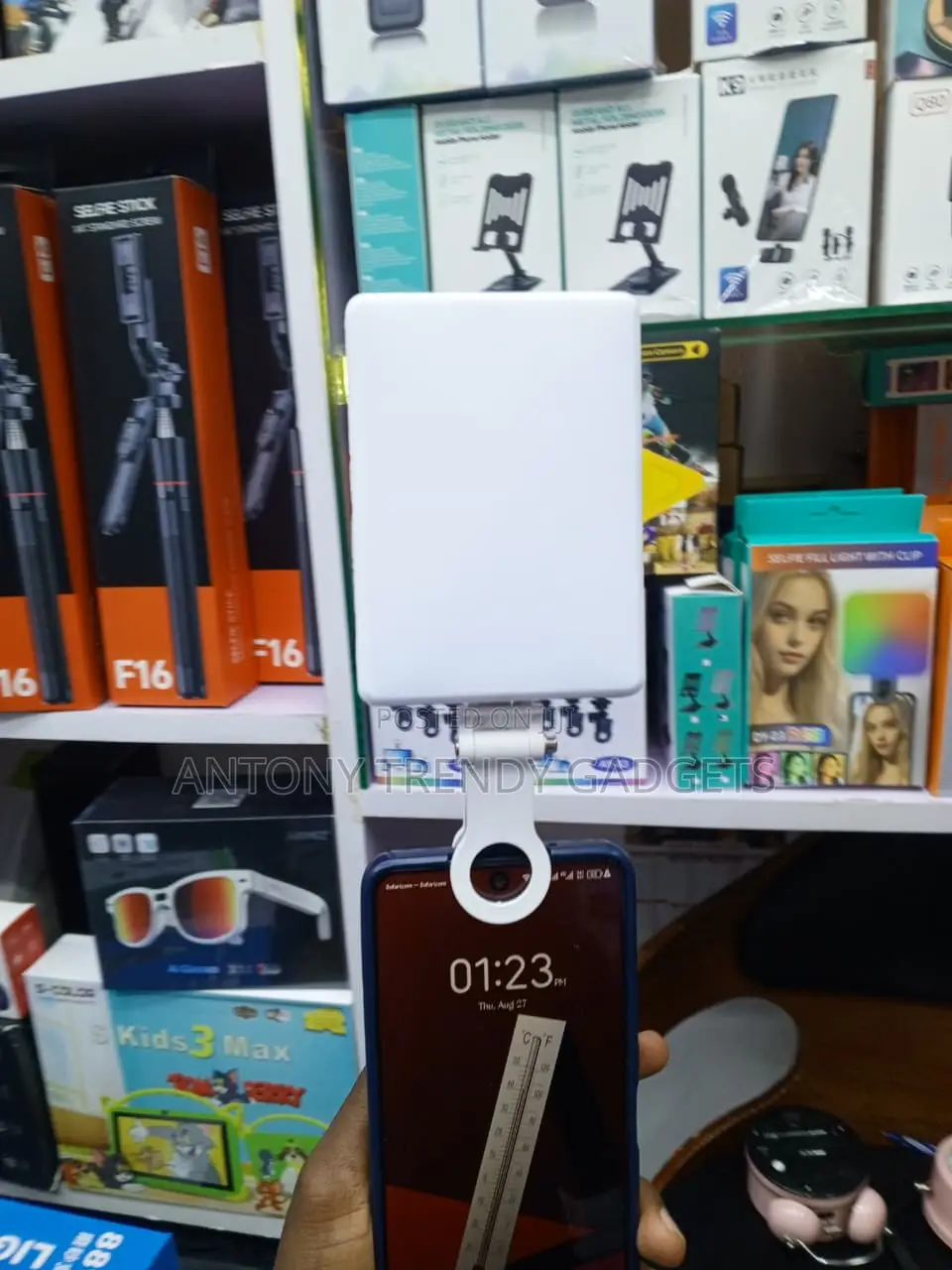 60 LED Video Light Panel With Clip-on Design & Rechargeable Battery