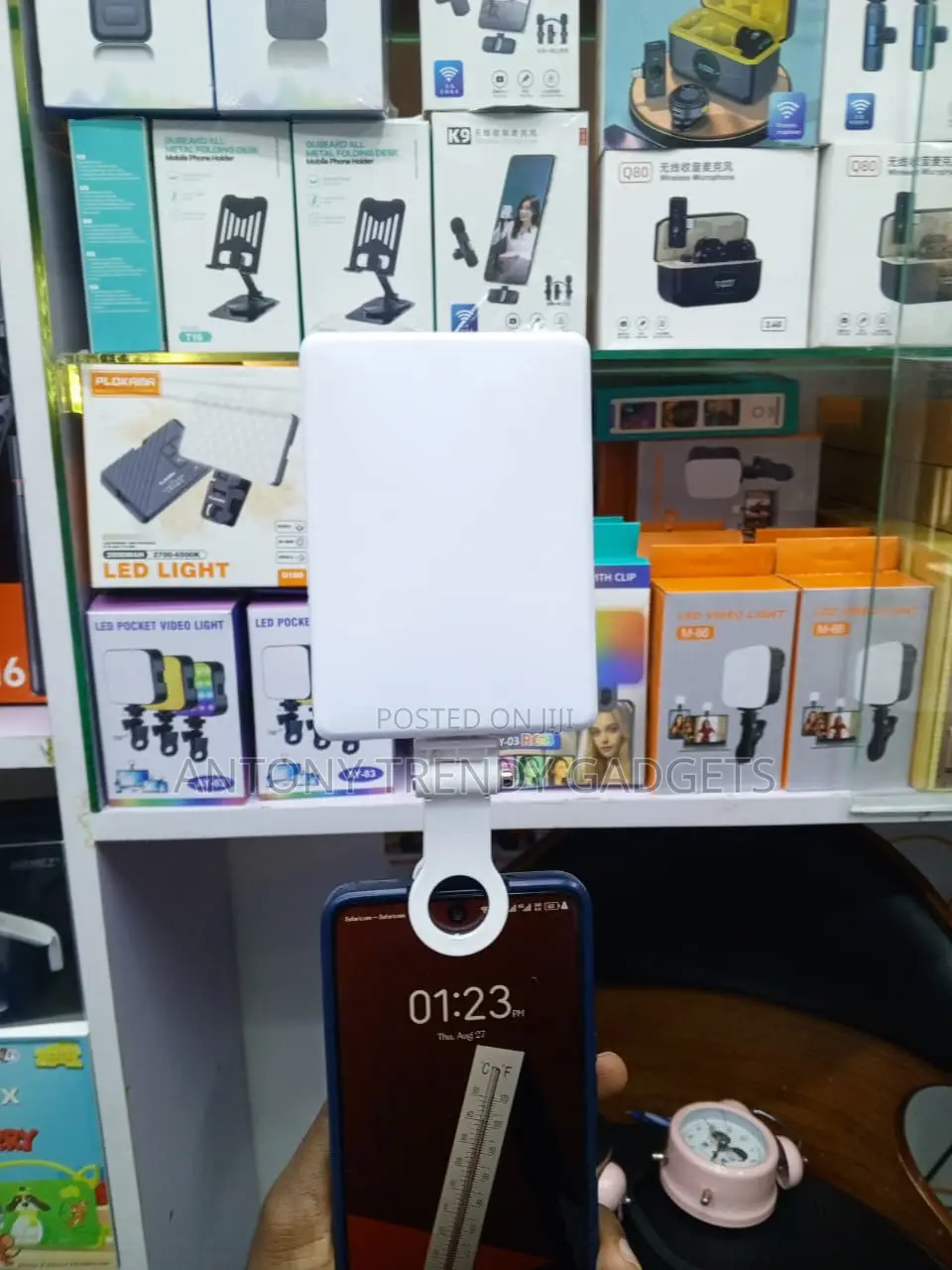 60 LED Video Light Panel With Clip-on Design & Rechargeable Battery