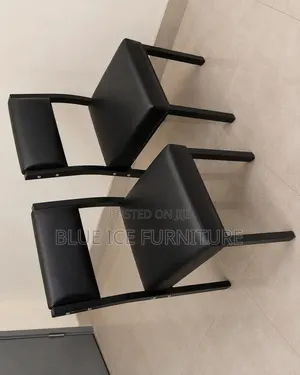 Black Leather Visitor Chair