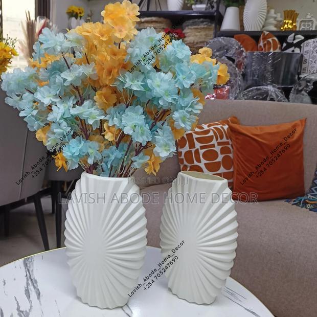 Unbreakable White Elegant Flower Vase – Decorative Home Vase
