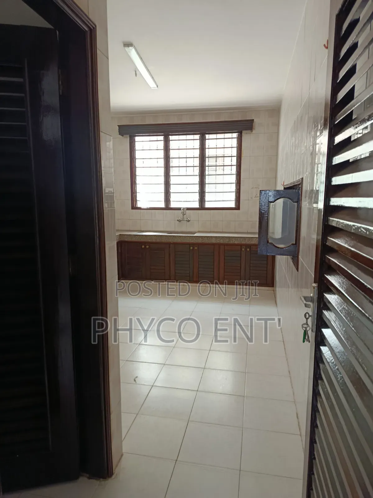 4bdrm Apartment in Umoja, Nyali Mkomani for rent