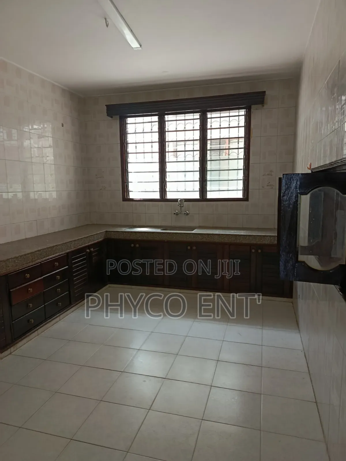 4bdrm Apartment in Umoja, Nyali Mkomani for rent