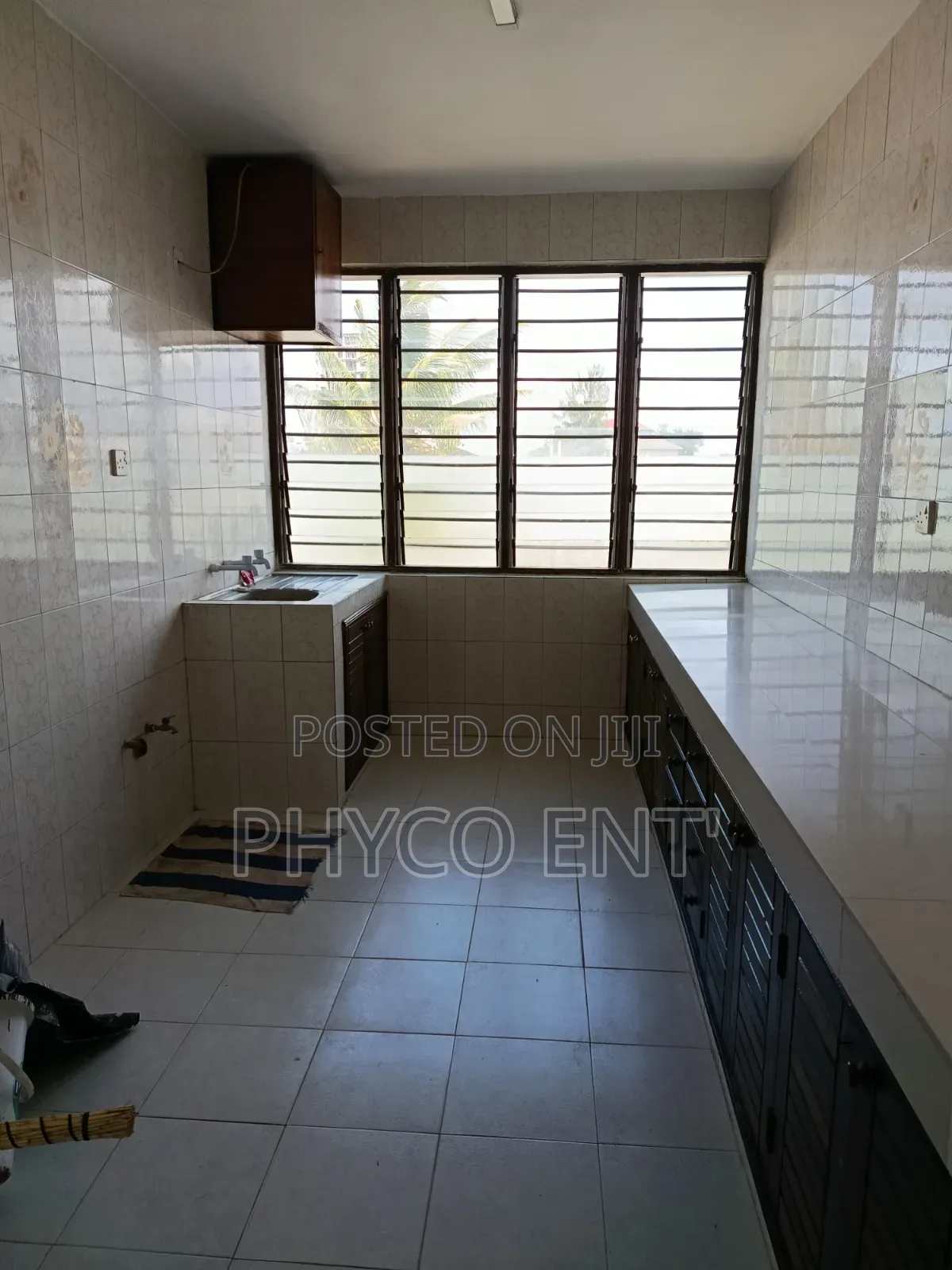 4bdrm Apartment in Umoja, Nyali Mkomani for rent