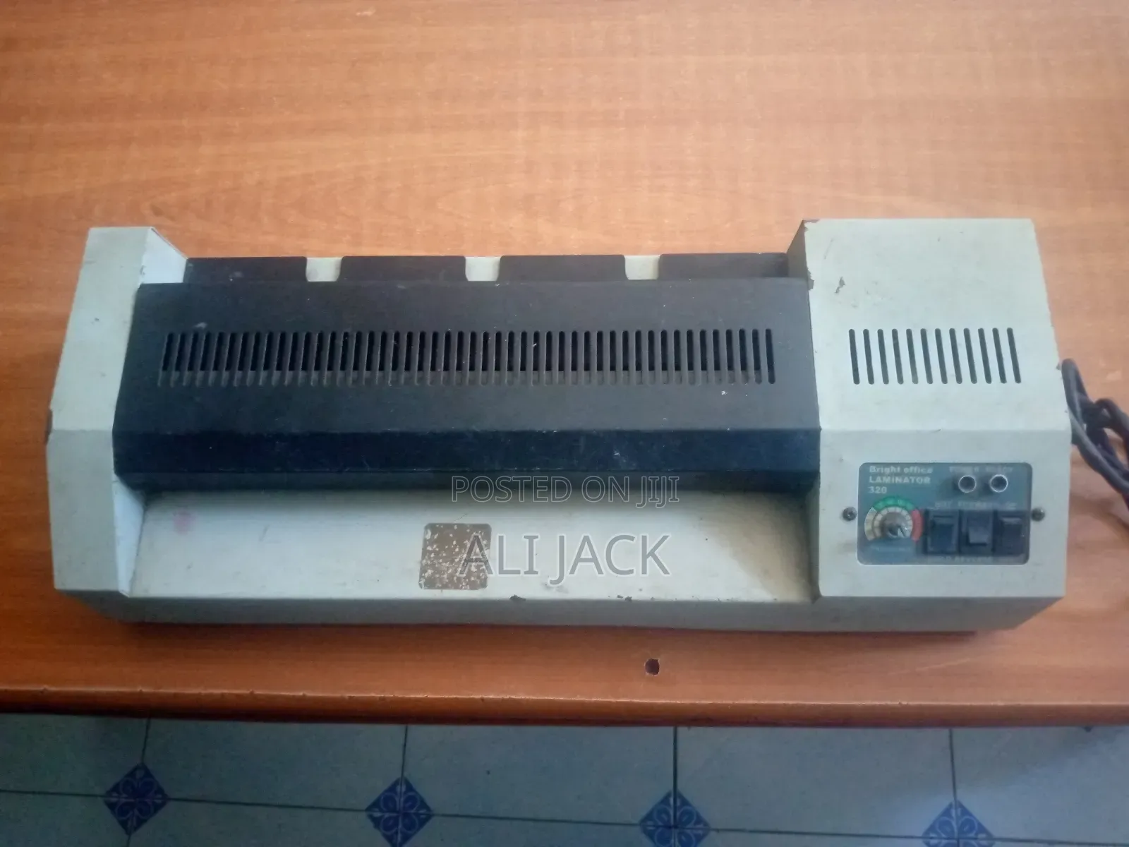 Laminator DELI E3895 Professional.