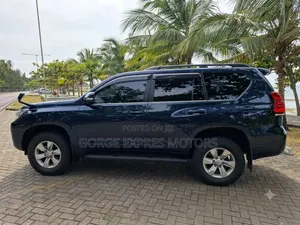 Toyota Land Cruiser Prado 2018 Blue