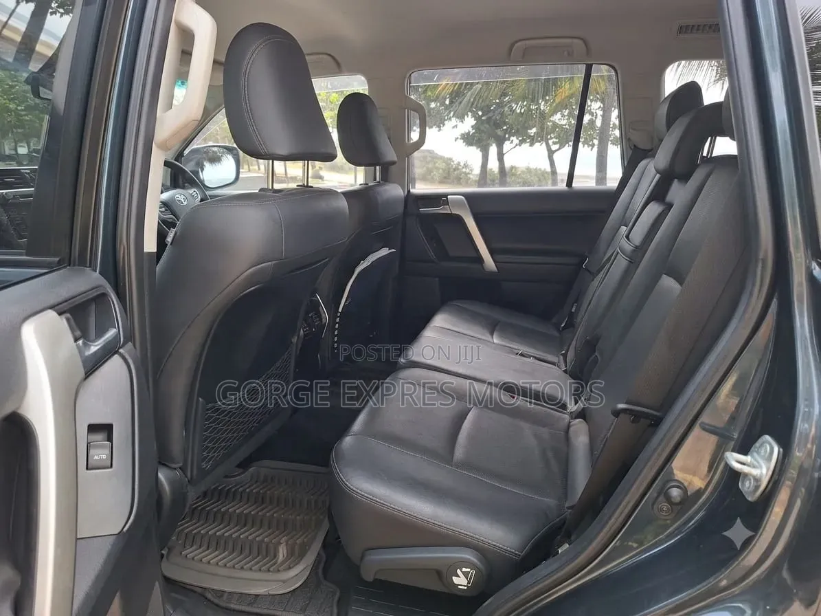 Toyota Land Cruiser Prado 2018 Blue