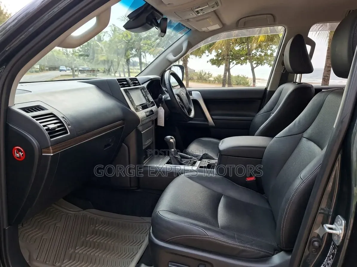 Toyota Land Cruiser Prado 2018 Blue