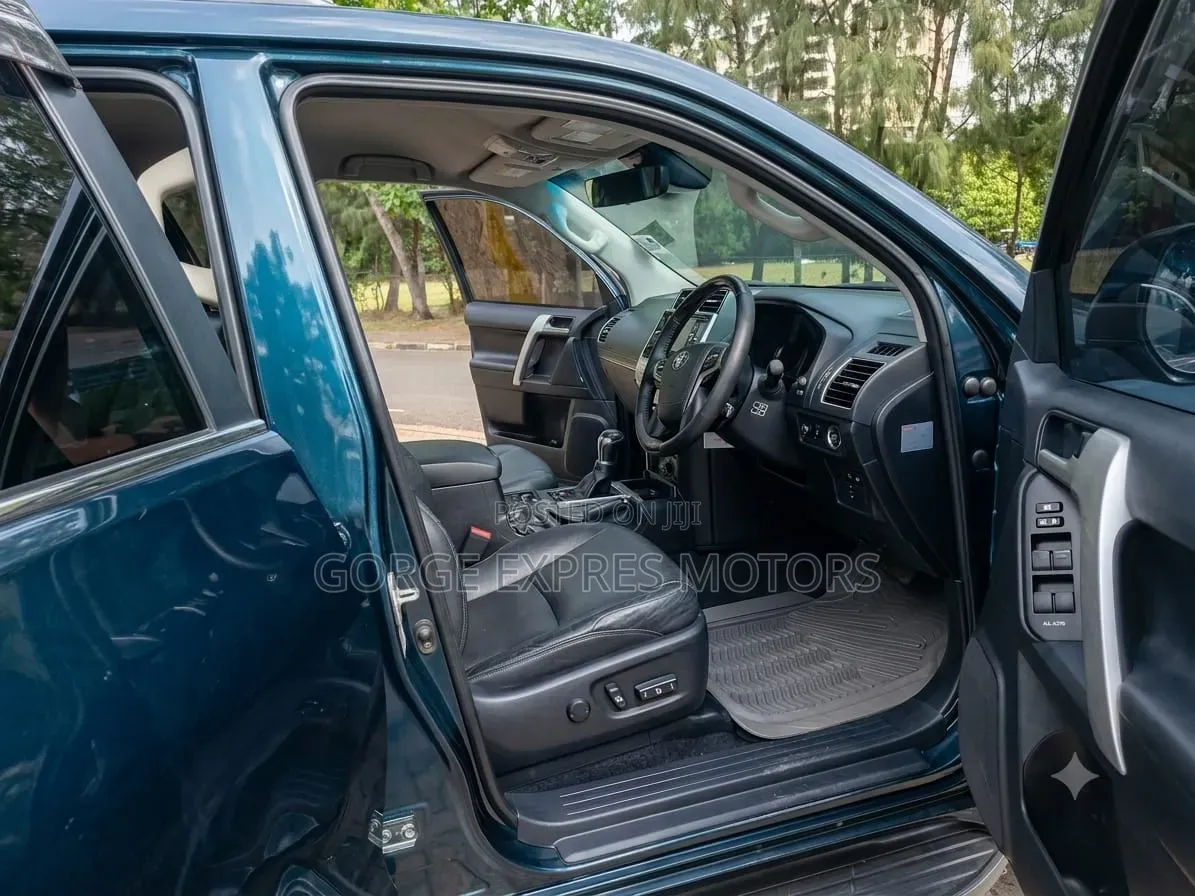 Toyota Land Cruiser Prado 2018 Blue