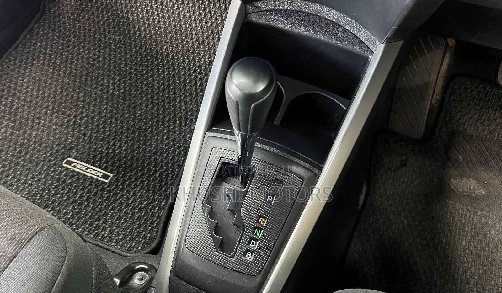 Toyota Corolla Fielder 2019 Silver