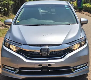 Honda Fit Shuttle 2020 Silver