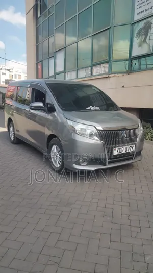 Toyota Esquire 2016 Gray