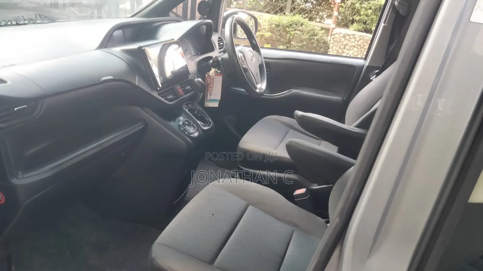 Toyota Esquire 2016 Gray