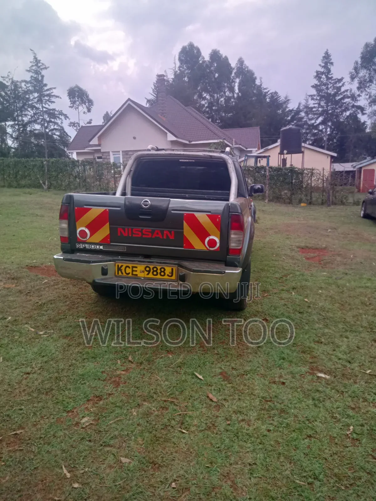 Nissan Hardbody 2014 Gray