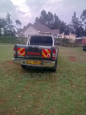 Nissan Hardbody 2014 Gray
