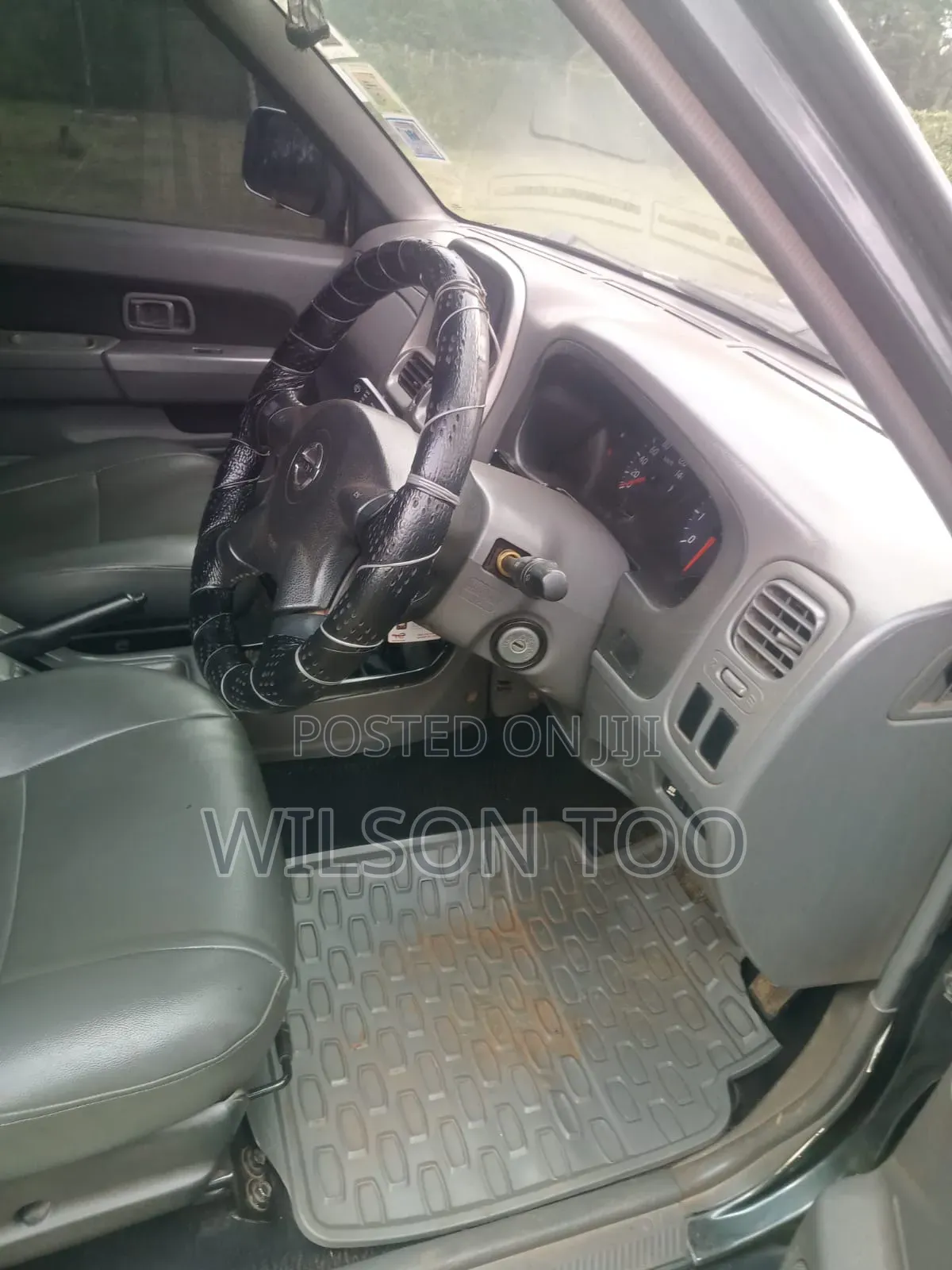 Nissan Hardbody 2014 Gray