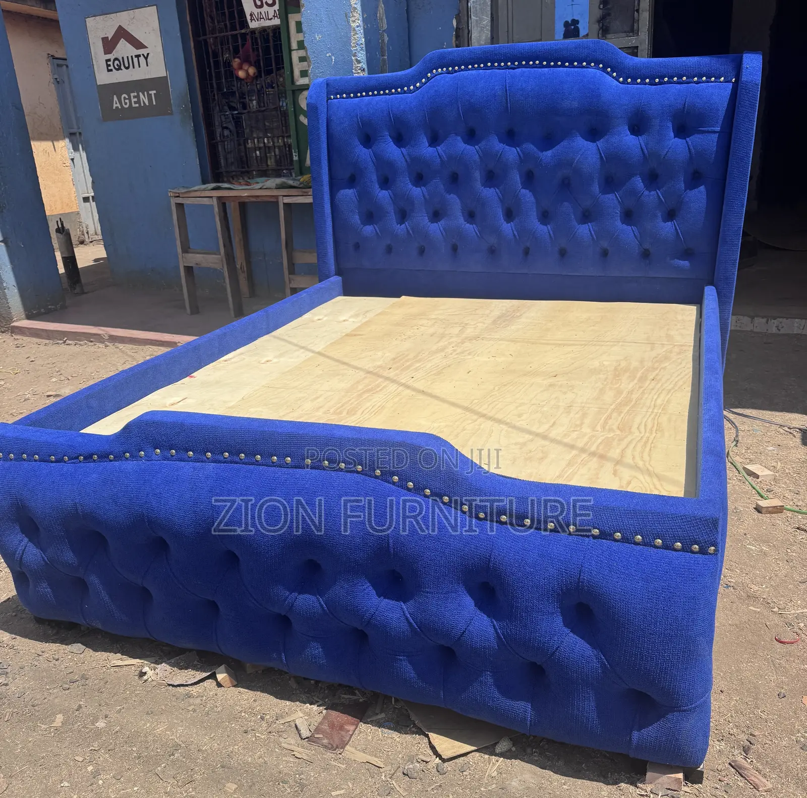 Modern Chester Bed 5 by 6
