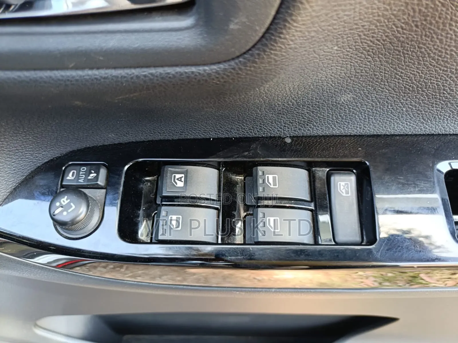 Daihatsu Cast 2019 Silver