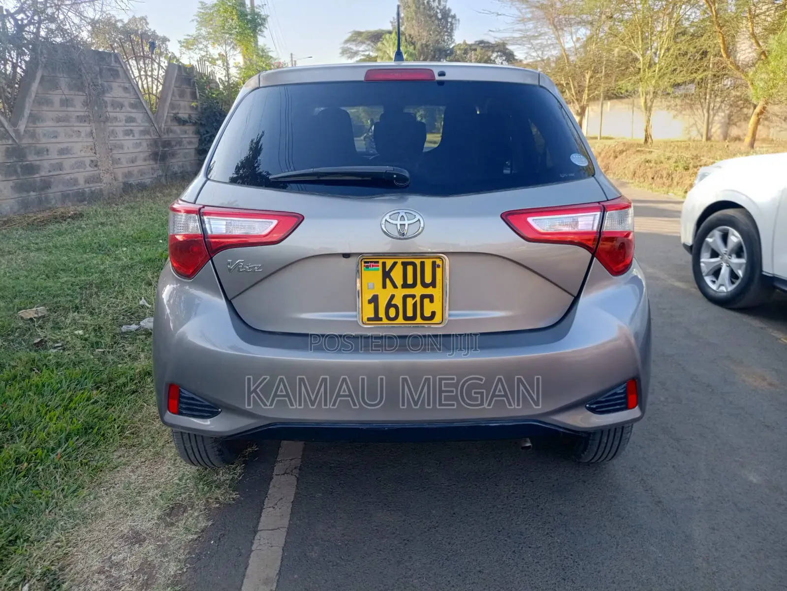 Toyota Vitz 2018 Silver