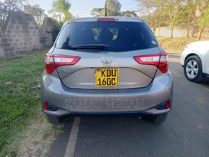 Toyota Vitz 2018 Silver