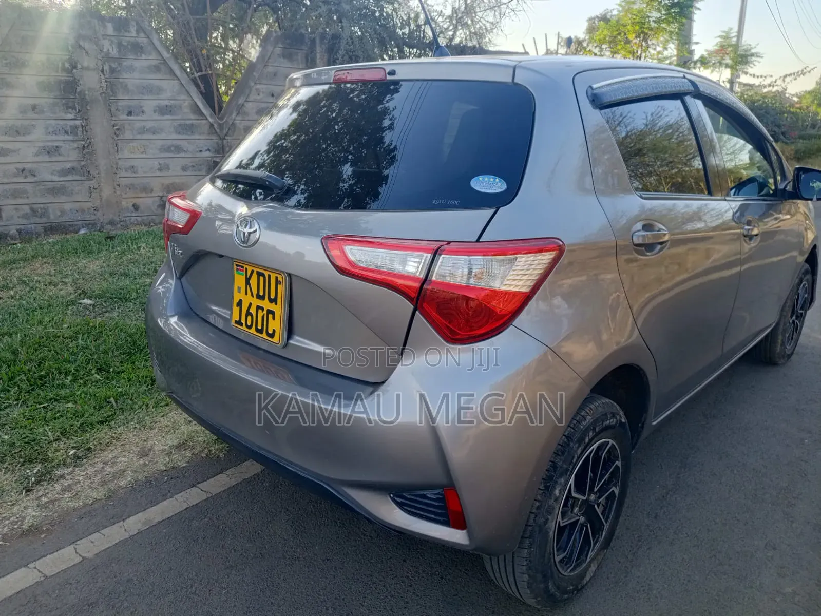Toyota Vitz 2018 Silver