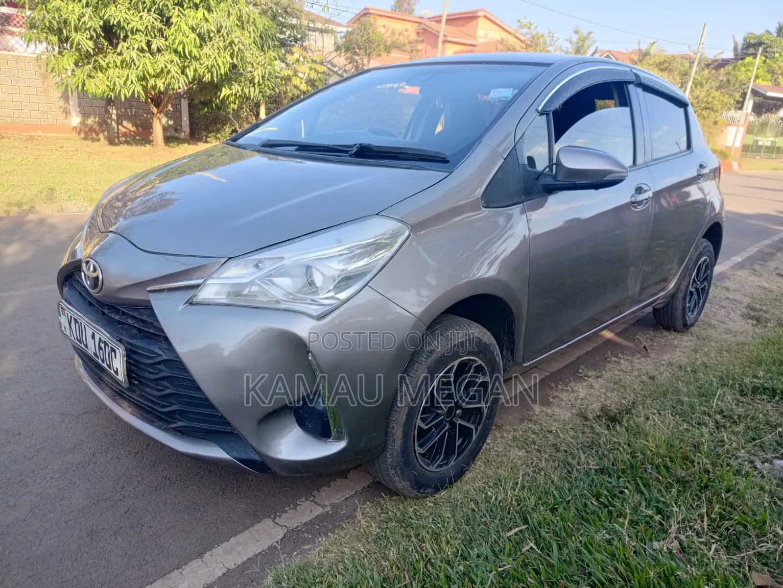Toyota Vitz 2018 Silver