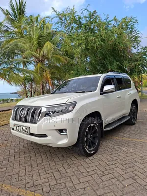Toyota Land Cruiser Prado 2017 White