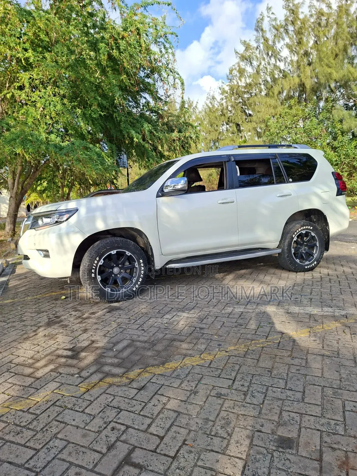 Toyota Land Cruiser Prado 2017 White