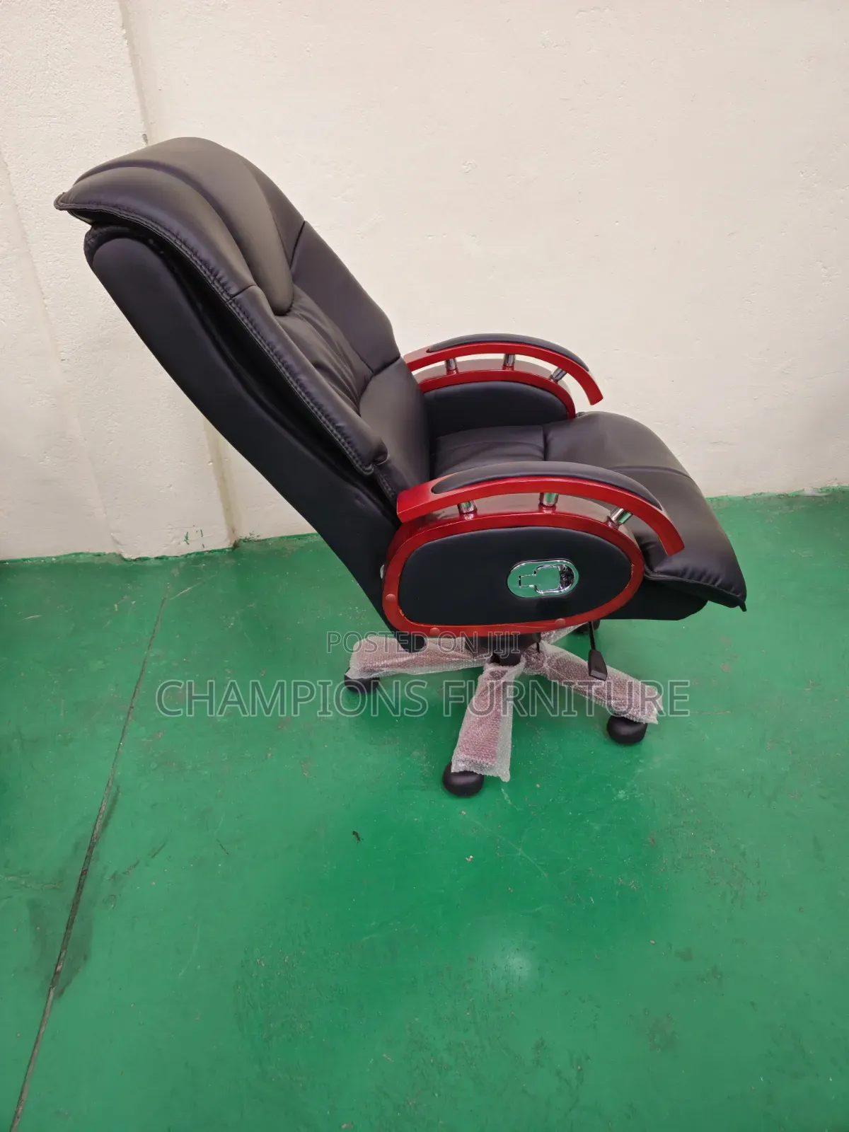 Executive Mahogany Trimmed Office Chair