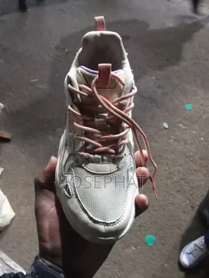 Quality Warrior Sport Shoes
