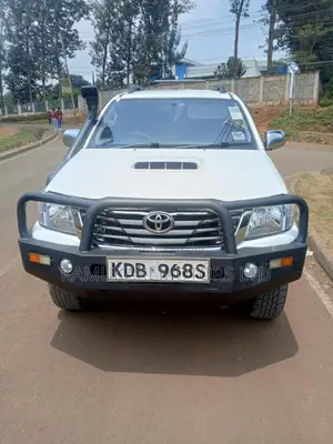 Toyota Hilux 3.0 D-4D 4x4 2013 White