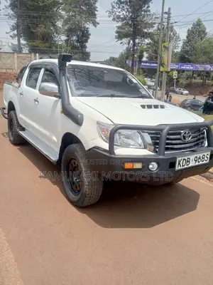 Toyota Hilux 3.0 D-4D 4x4 2013 White