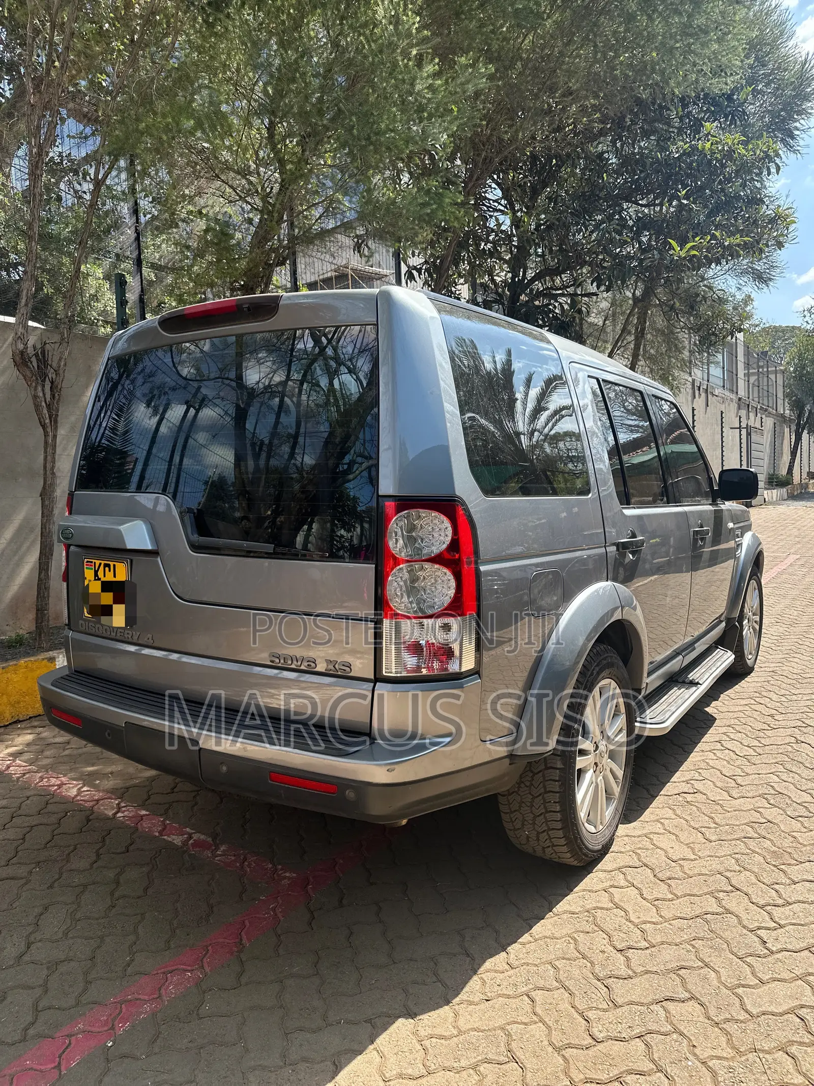 Land Rover Discovery 2011 Silver