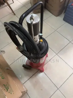 Heavy Duty Commercial Pneumatic Grease Bucket