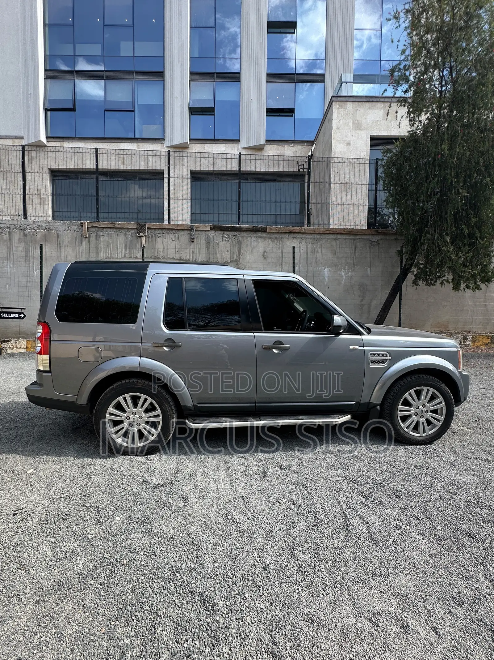 Land Rover Discovery 2011 Silver