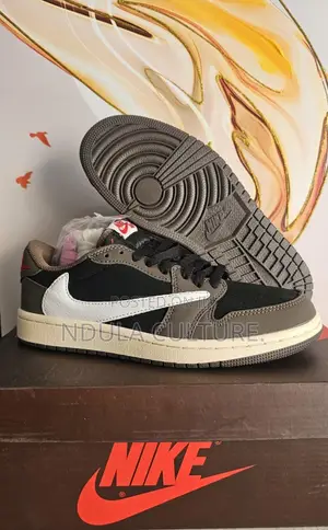 Travis Scott Dark Mocha