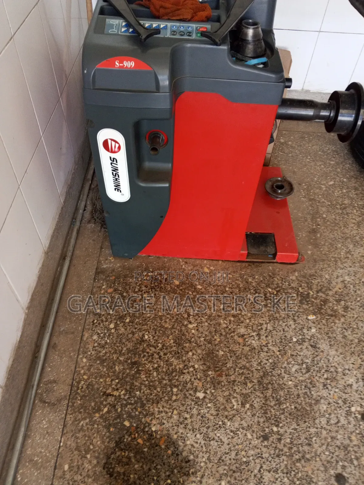 Self Calibration Tyre Balancer