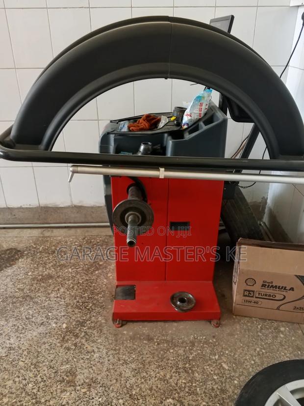 S909 Tyre Balancer Machine - thumbnail 3