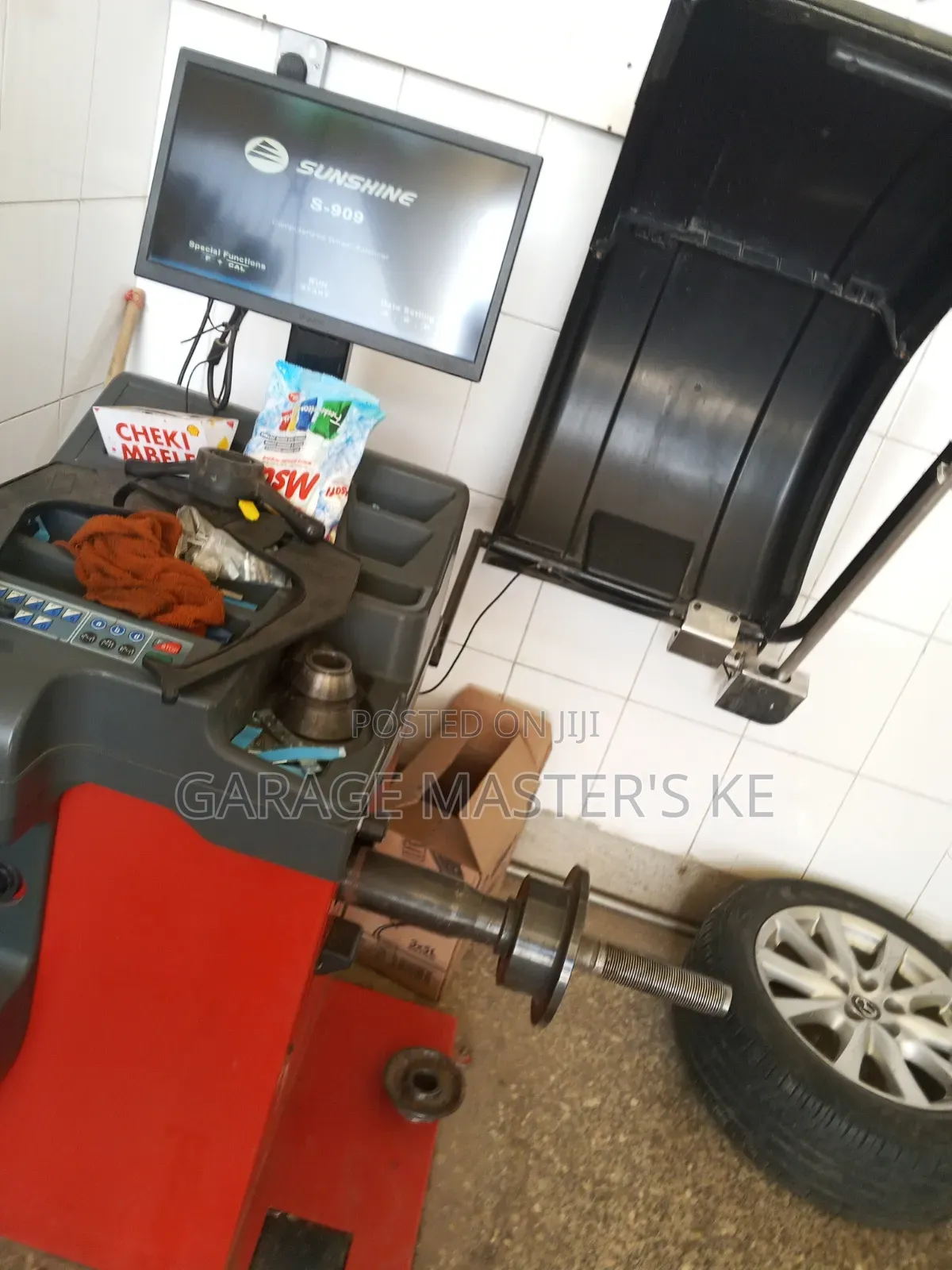 Accurate Wheel Balancer Machine