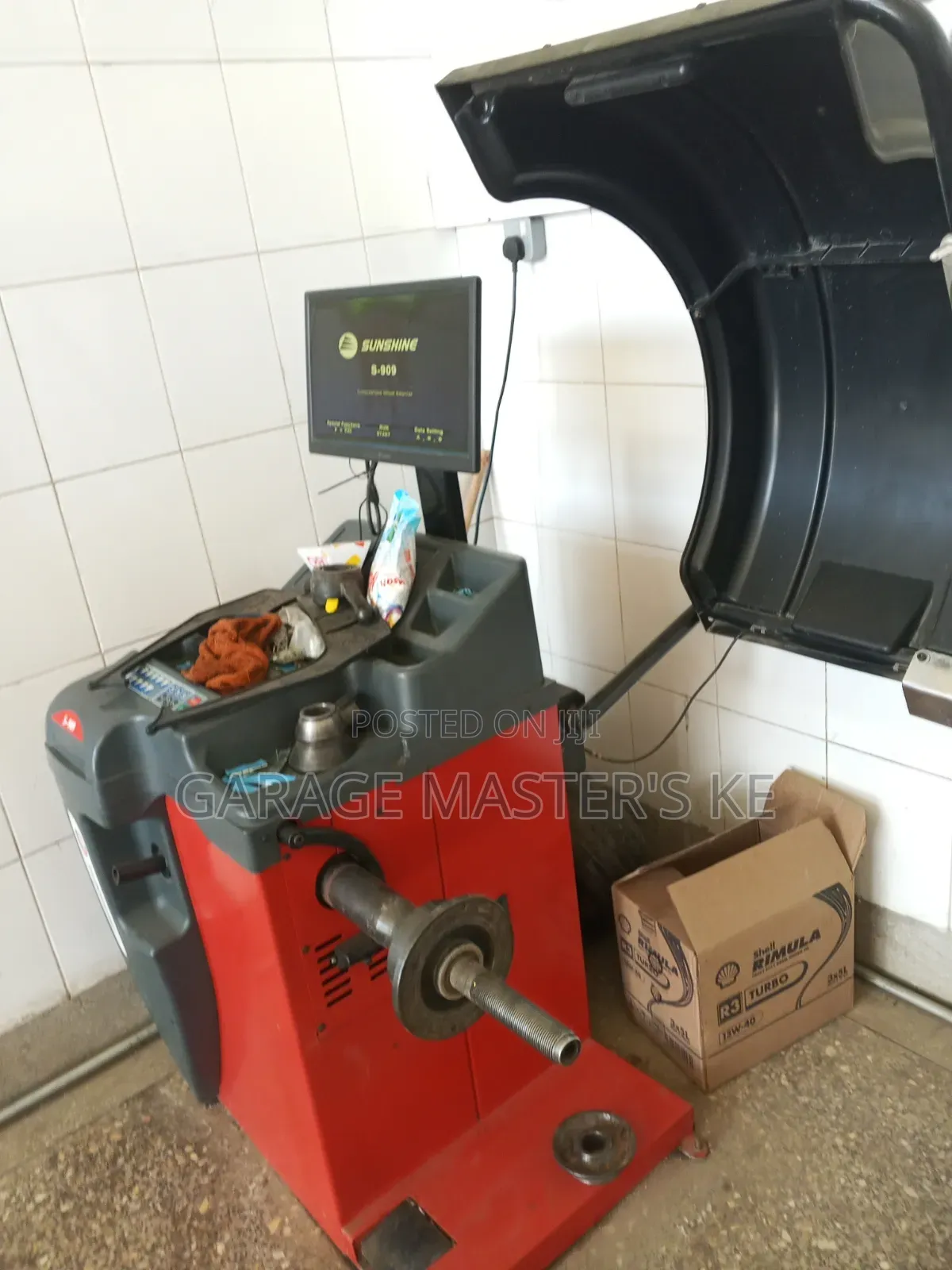 Accurate Wheel Balancer Machine